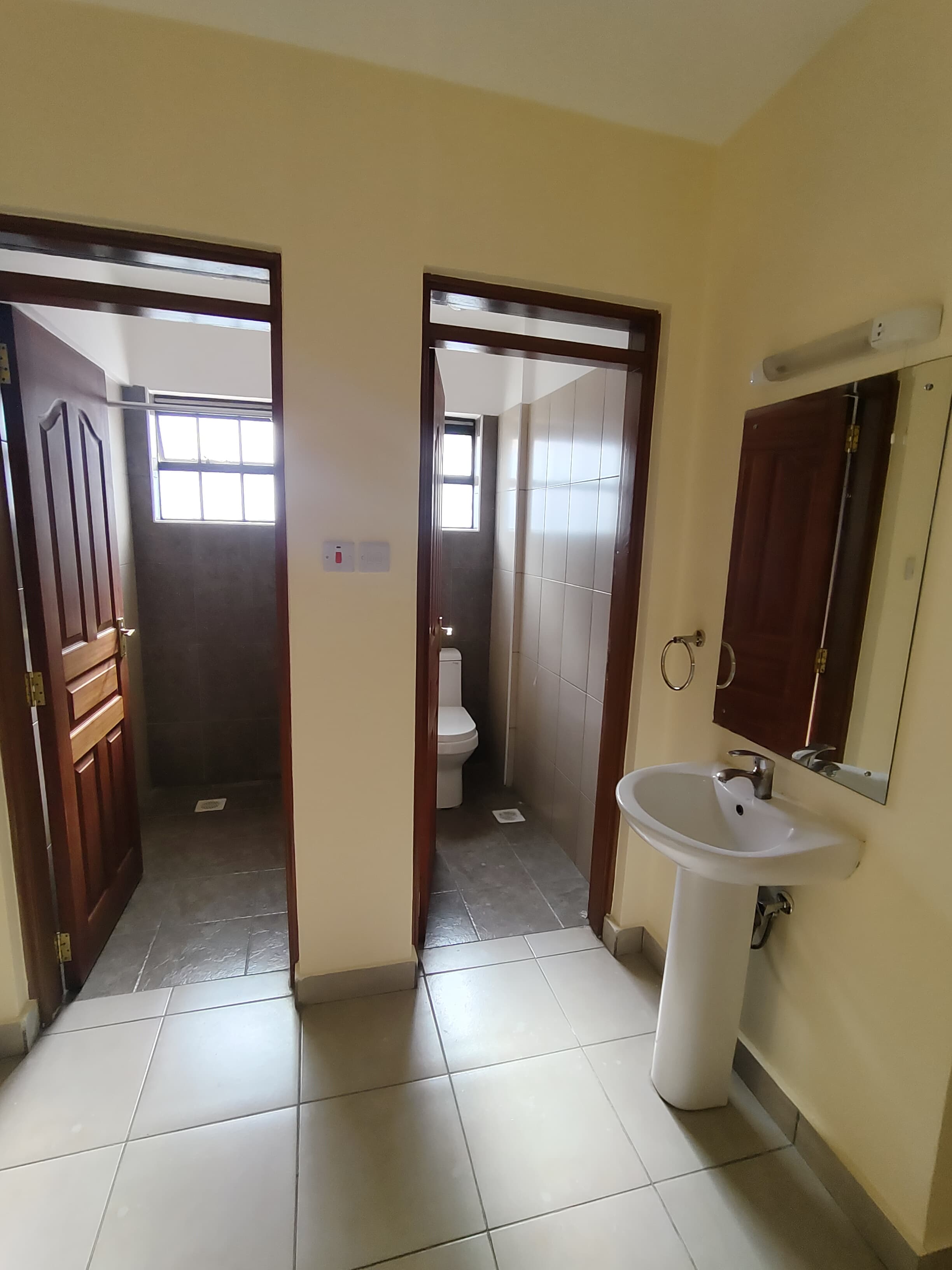 house-on-sale-3_Bedroom_apartment_for_sale_Ngong_road_Kes_11M-Apartment_Address-Ngong_Rd__Nairobi__Kenya_price-11000000_Beds-3_Baths-2120_30-7