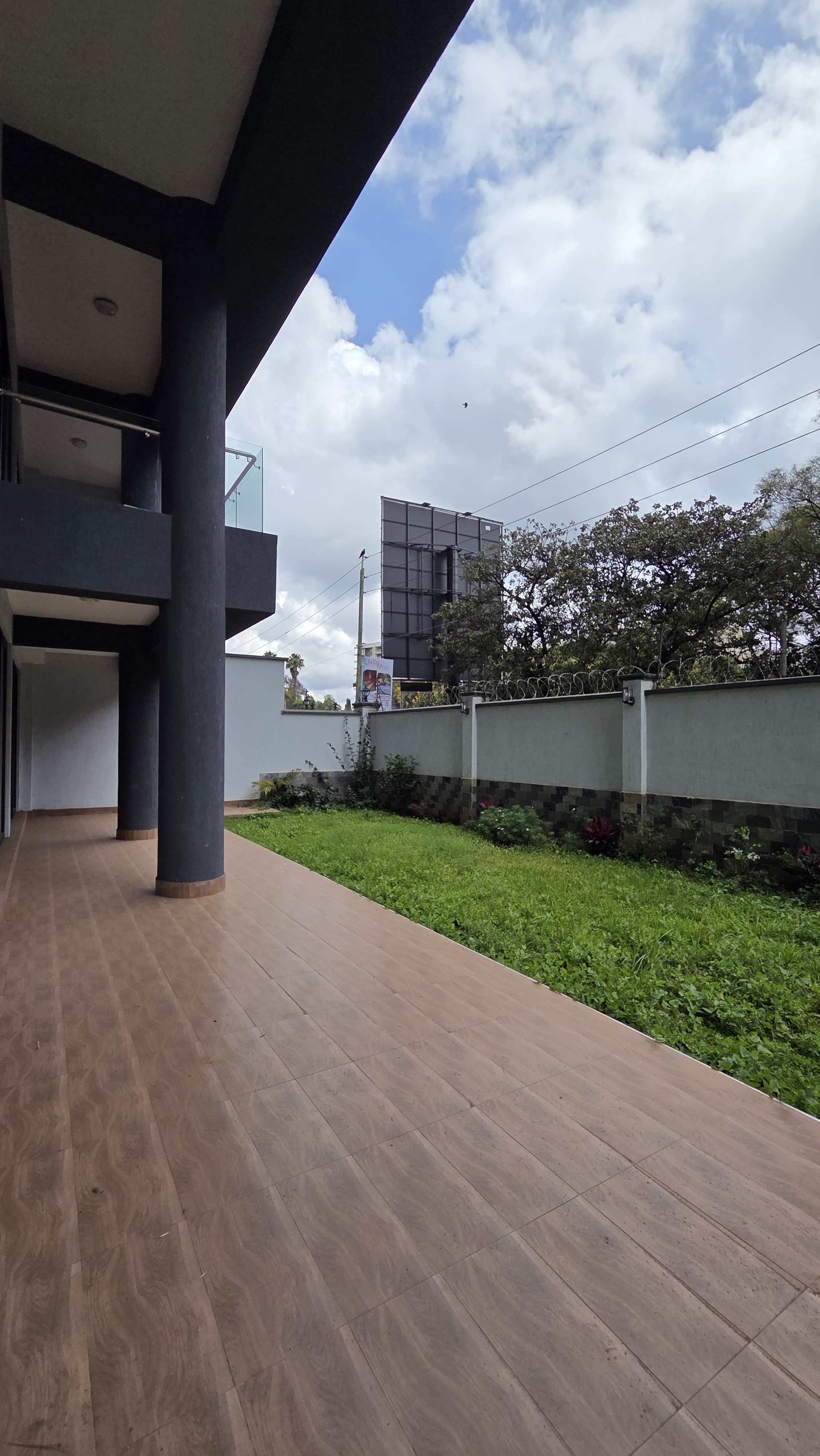 house-on-sale-Luxury_8_Bedroom_Duplex_Villa_For_Sale_In_Spring_Valley-Duplex_Address-Shanzu_Rd__Nairobi__Kenya_price-120000000_Beds-8_Baths-2222_75-15