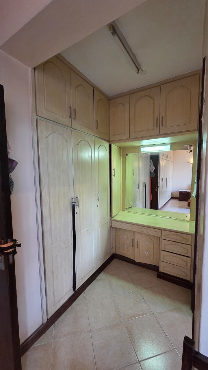 house-on-sale-Spacious_4_Bedroom_Apartment_For_Sale_In_Parklands-Apartment_Address-Parklands__Nairobi__Kenya_price-21950000_Beds-4_Baths-2121_76-14