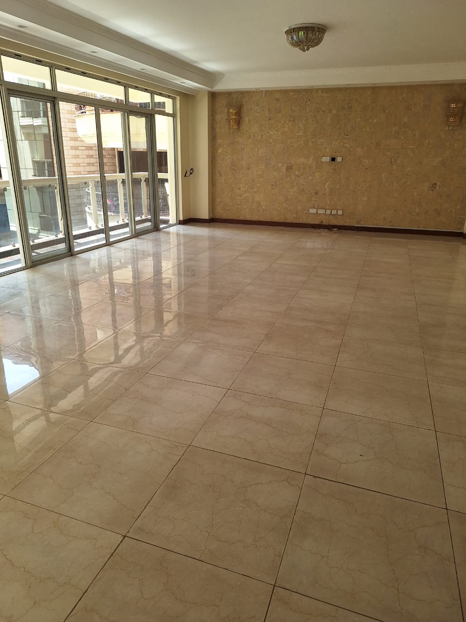 renting-Magnificent_4_Bedrooms_Apartments_in_Parklands_-apartment_Address-Parklands__Nairobi__Kenya_price-170000_Beds-4_Baths-4-6