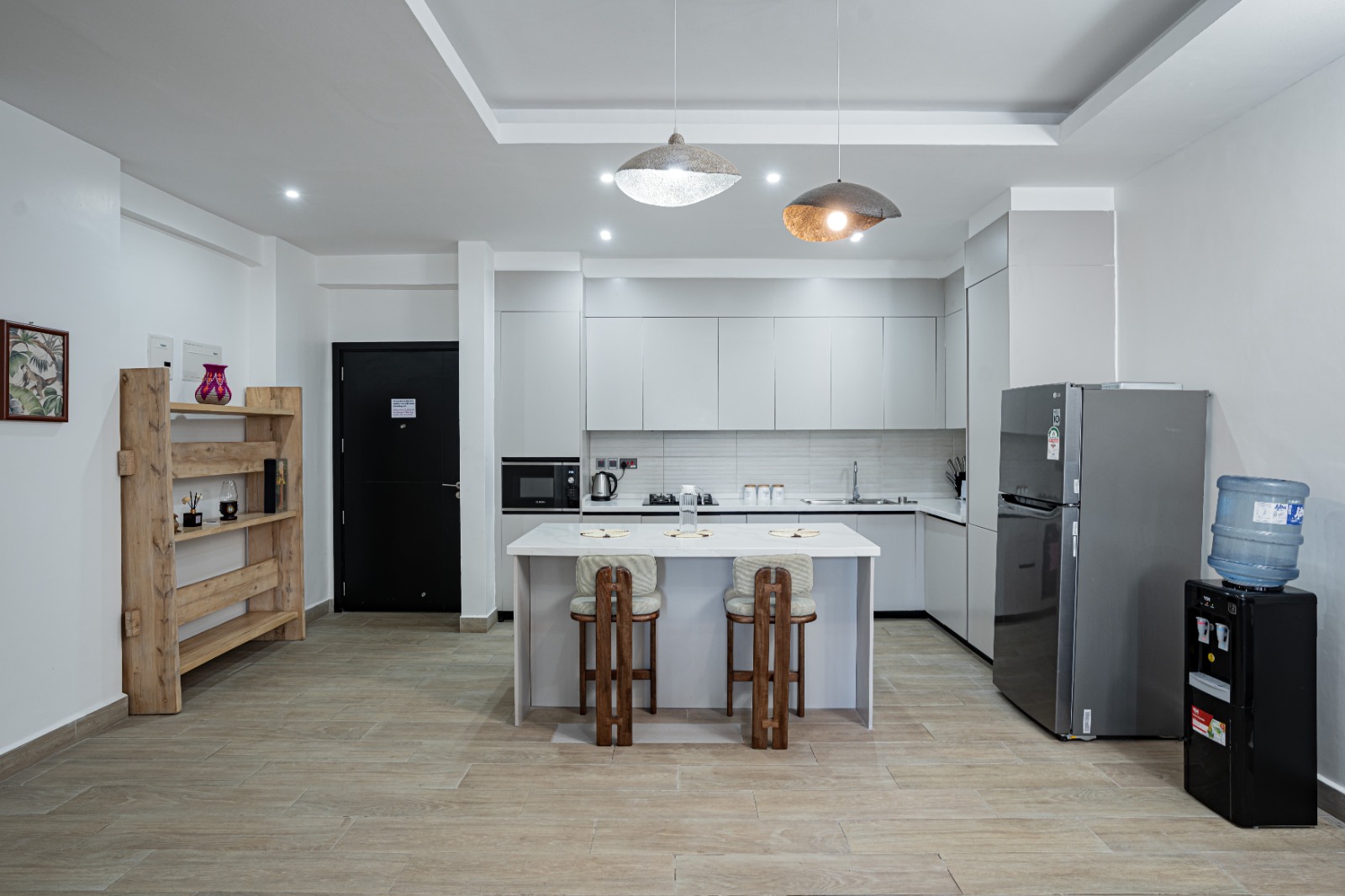 renting--Apartment_Address-Riverside_Dr__Nairobi__Kenya_price-340000_Beds-3_Baths-3-134-4