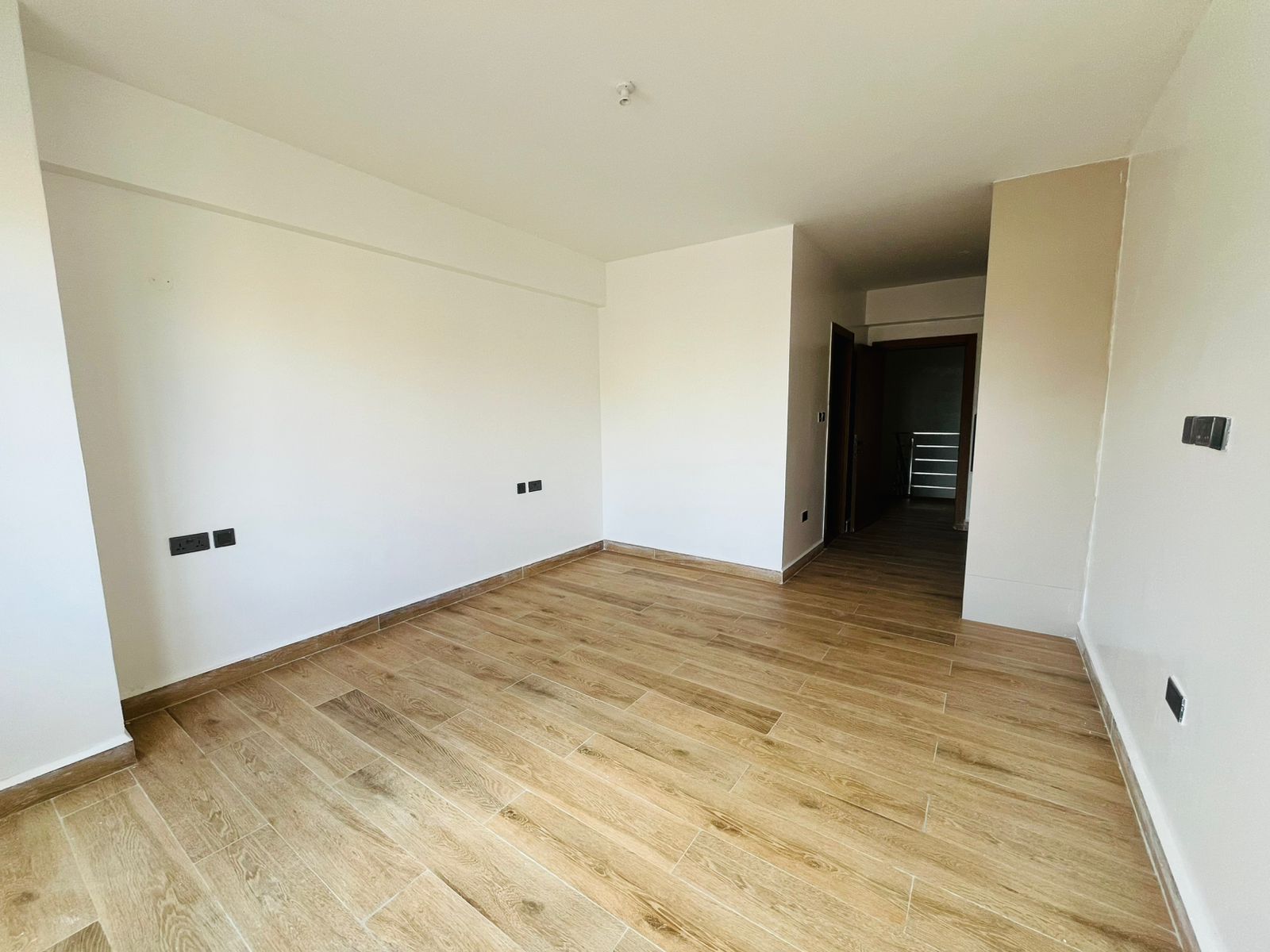 renting--Duplex_Address-General_Mathenge_Drive__Nairobi__Kenya_price-160000_Beds-5_Baths-5-163-11