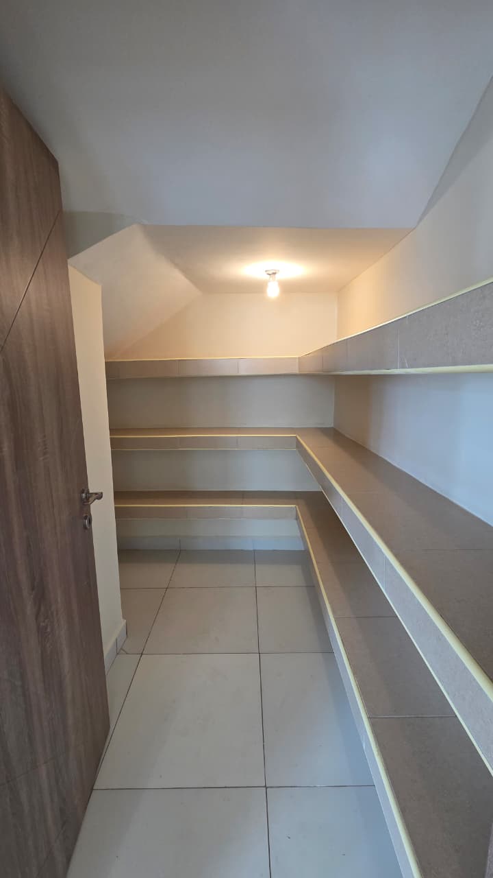 renting--Duplex_Address-Parklands__Nairobi__Kenya_price-150000_Beds-5_Baths-5-164-11