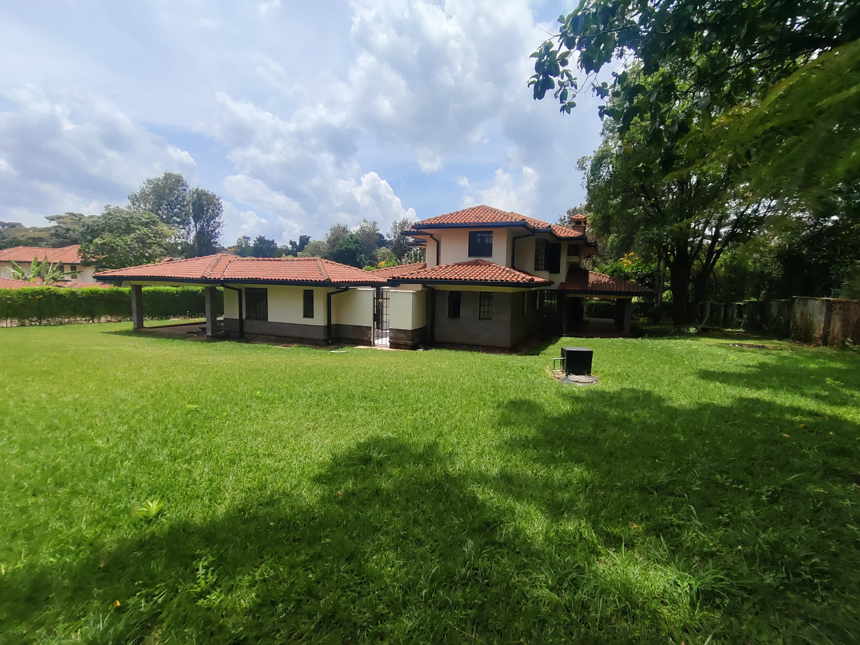 house-on-sale-4_Bedroom_plus_DSQ_Villa_for_sale_in_Karen_Kes_85M-Villa_Address-Karen__Nairobi__Kenya_price-85000000_Beds-4_Baths-5110_22-3