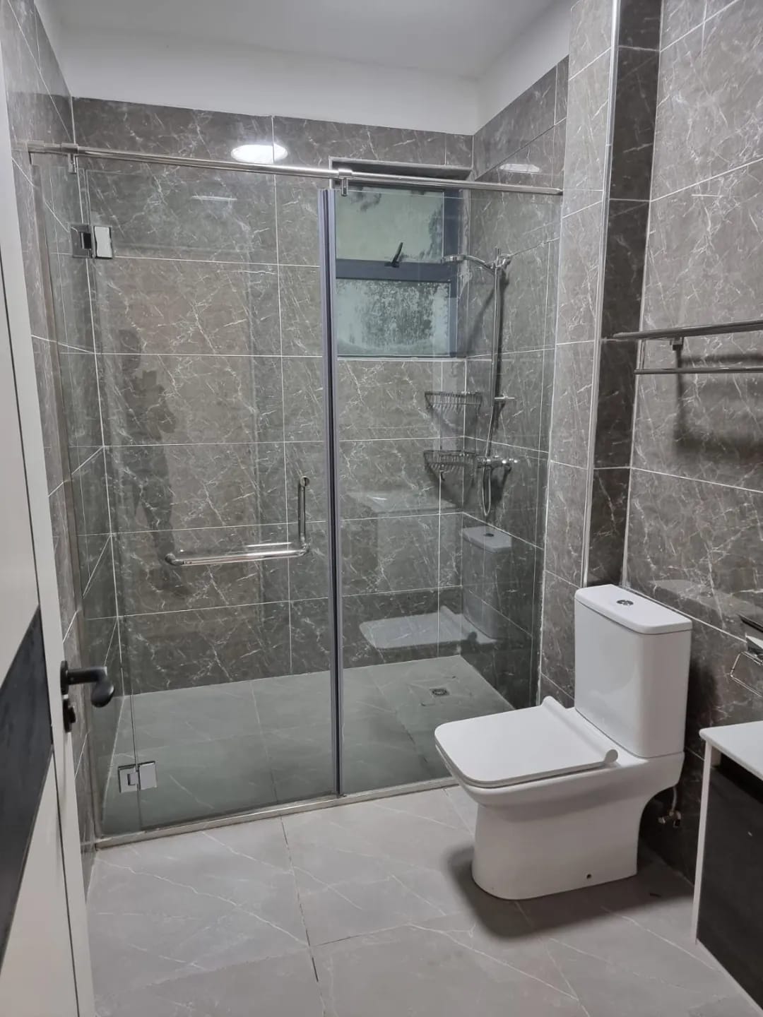 house-on-sale-Kilimani_Riara_road_3_Bedroom_apartment_for_sale_Kes_16M-Apartment_Address-Kilimani__Nairobi__Kenya_price-16000000_Beds-3_Baths-4110_36-2