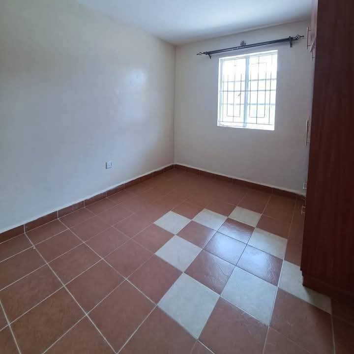 renting--Bungalow_Address-Section_Nine__Thika__Kenya_price-25000_Beds-3_Baths-1-60-3