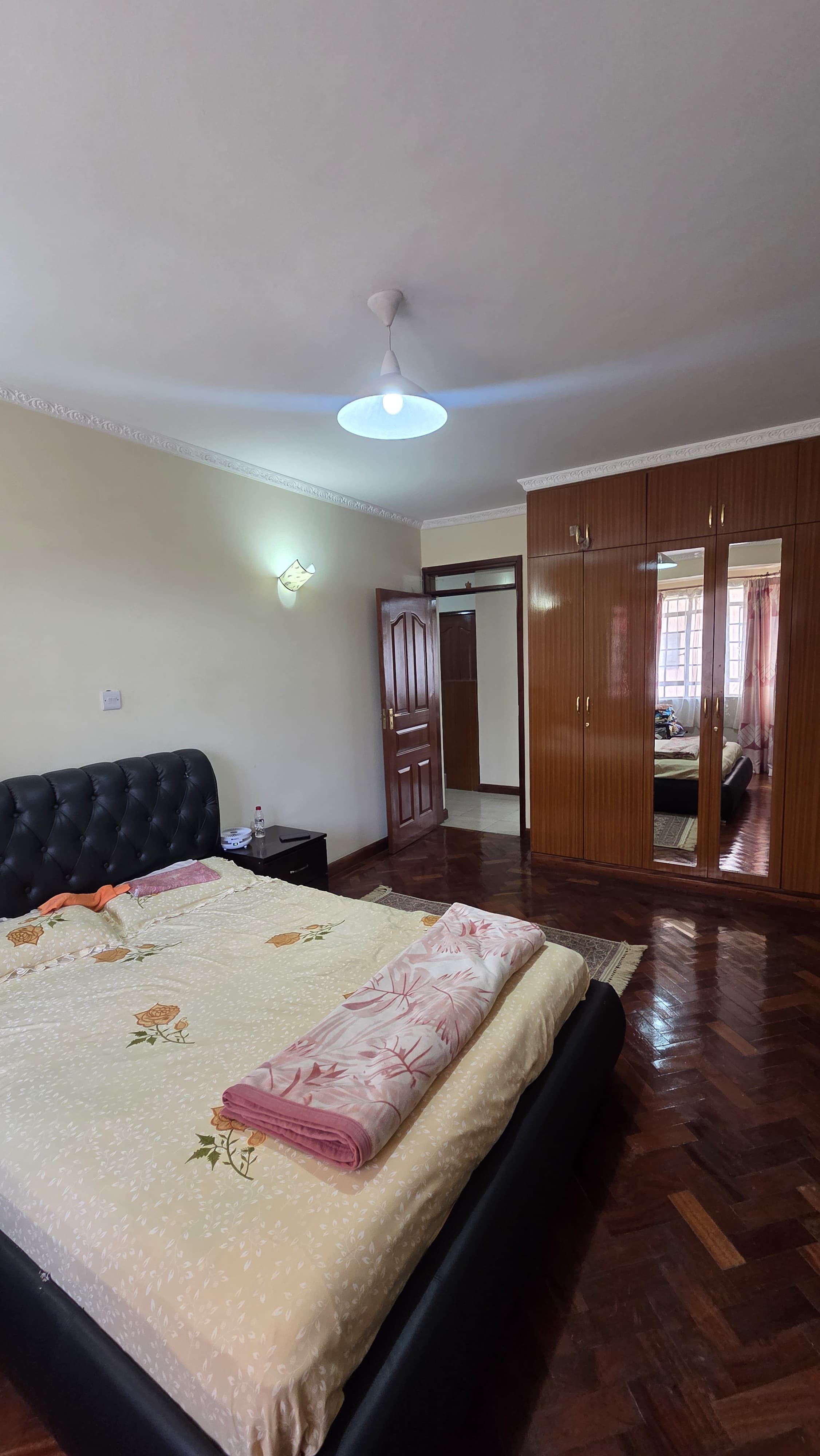 house-on-sale-Spacious_3_Bedroom_Apartment_For_Sale_In_Parklands-Apartment_Address-Parklands__Nairobi__Kenya_price-18000000_Beds-1_Baths-1111_74-6