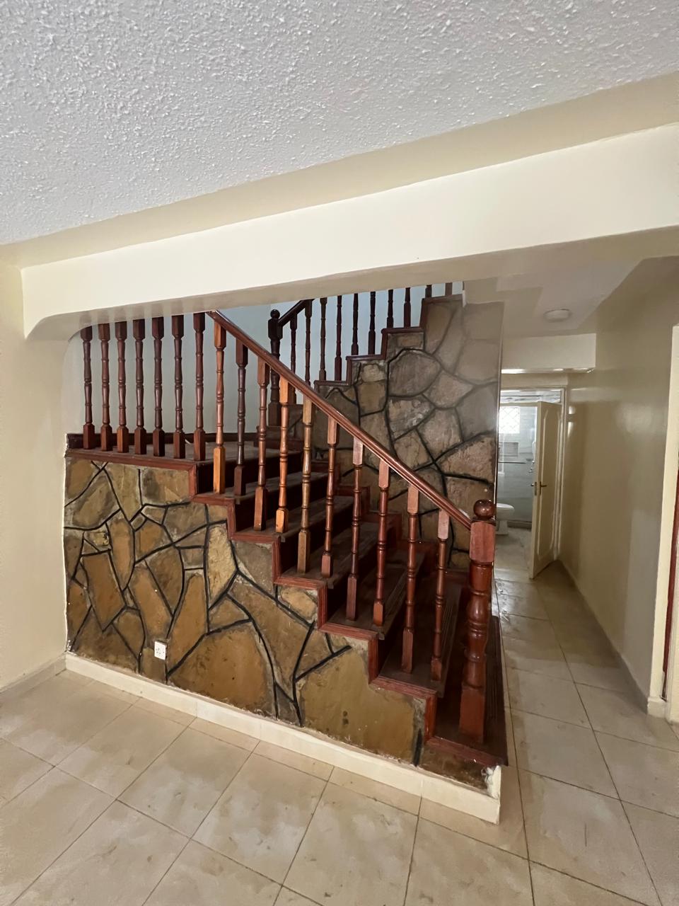 renting--Townhouse_Address-Kileleshwa_Estate__Nairobi__Kenya_price-150000_Beds-4_Baths-4-142-2