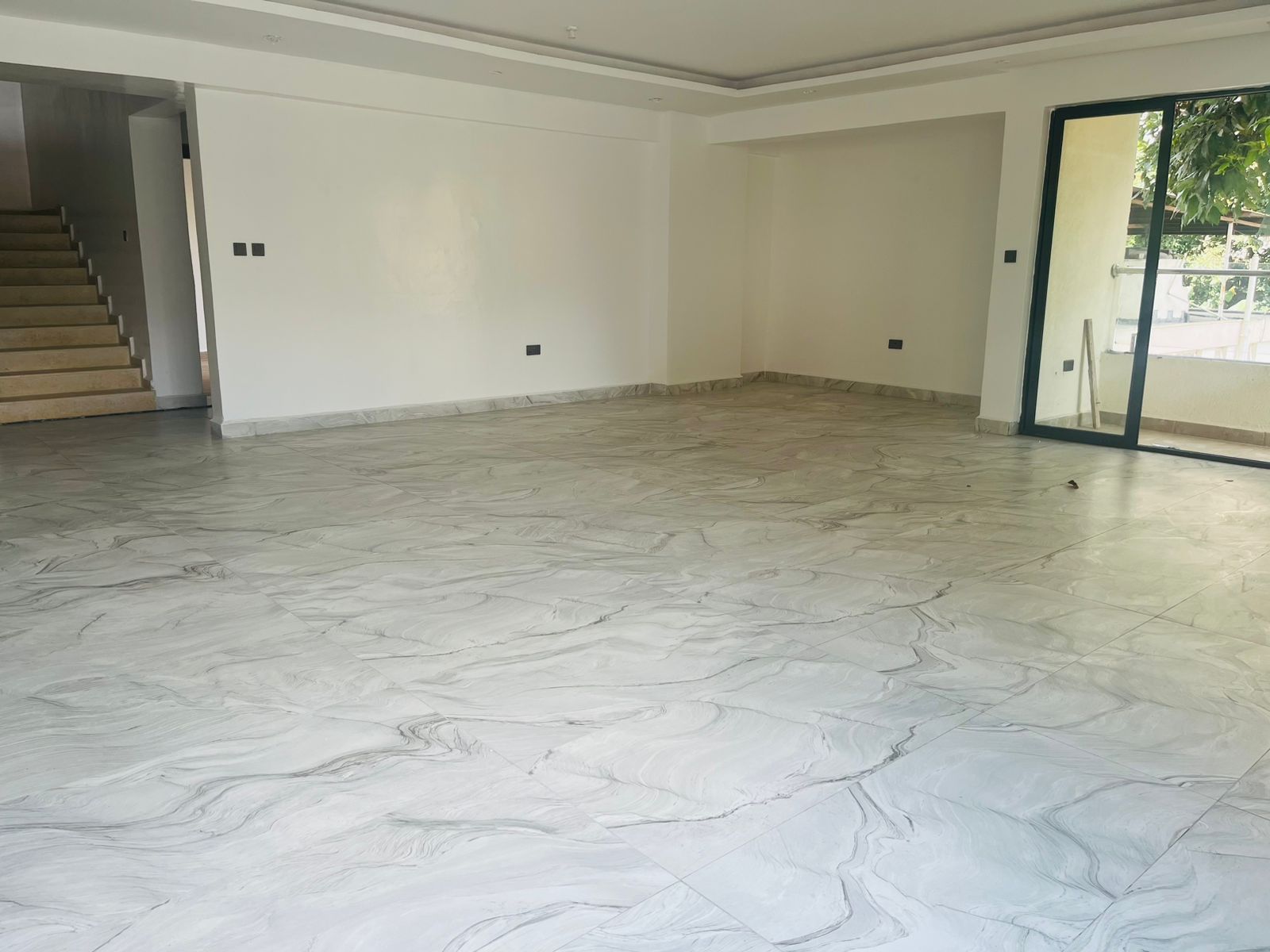 renting--Duplex_Address-General_Mathenge_Drive__Nairobi__Kenya_price-160000_Beds-5_Baths-5-163-1