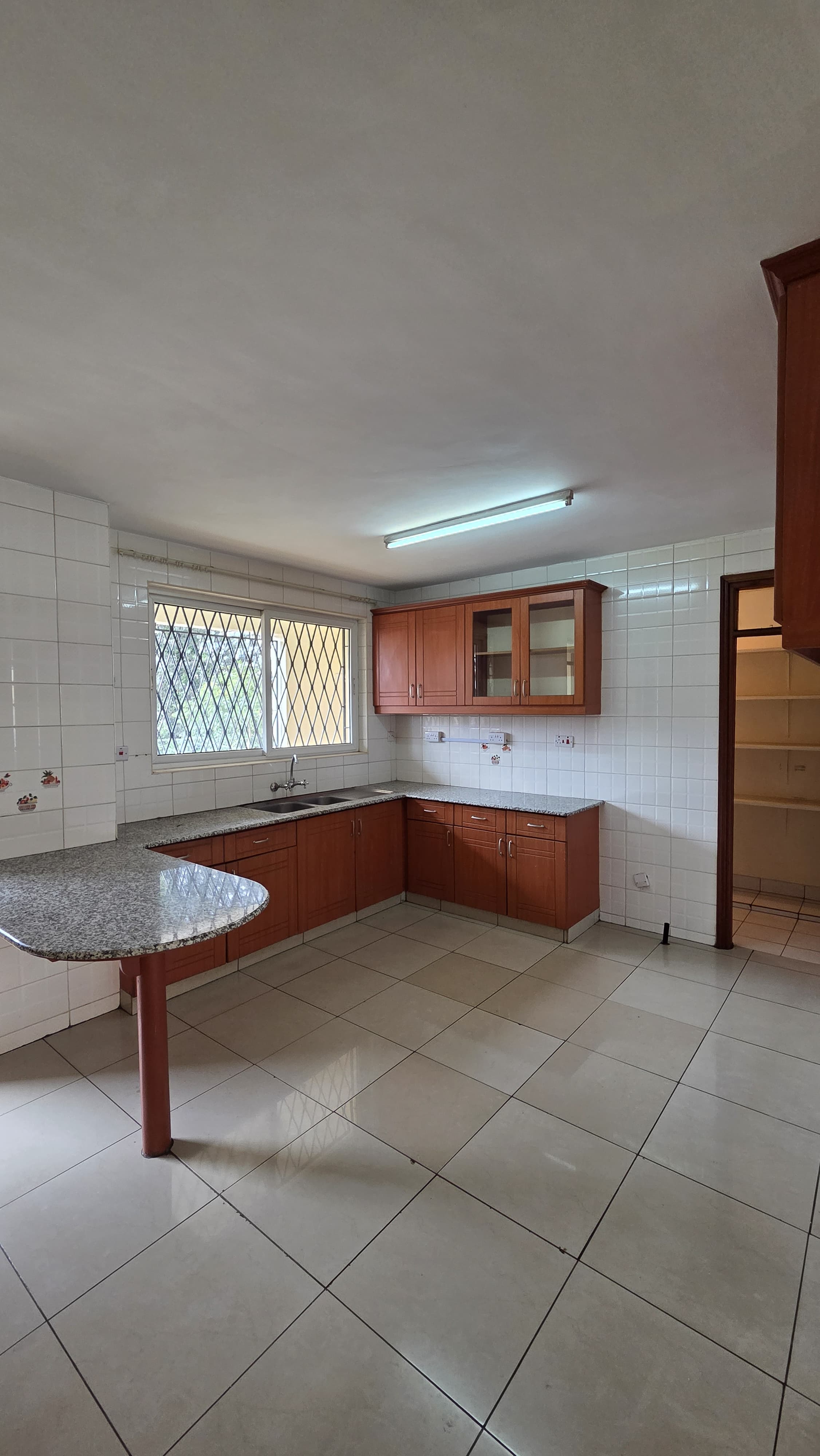 renting--Apartment_Address-Parklands__Nairobi__Kenya_price-90000_Beds-3_Baths-2-152-1
