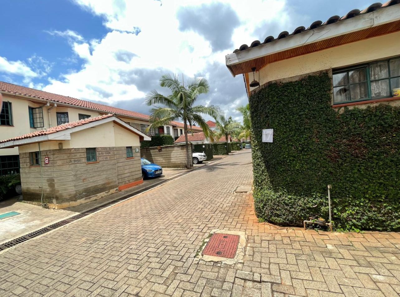 renting--Townhouse_Address-Kileleshwa_Estate__Nairobi__Kenya_price-200000_Beds-4_Baths-4-141-11