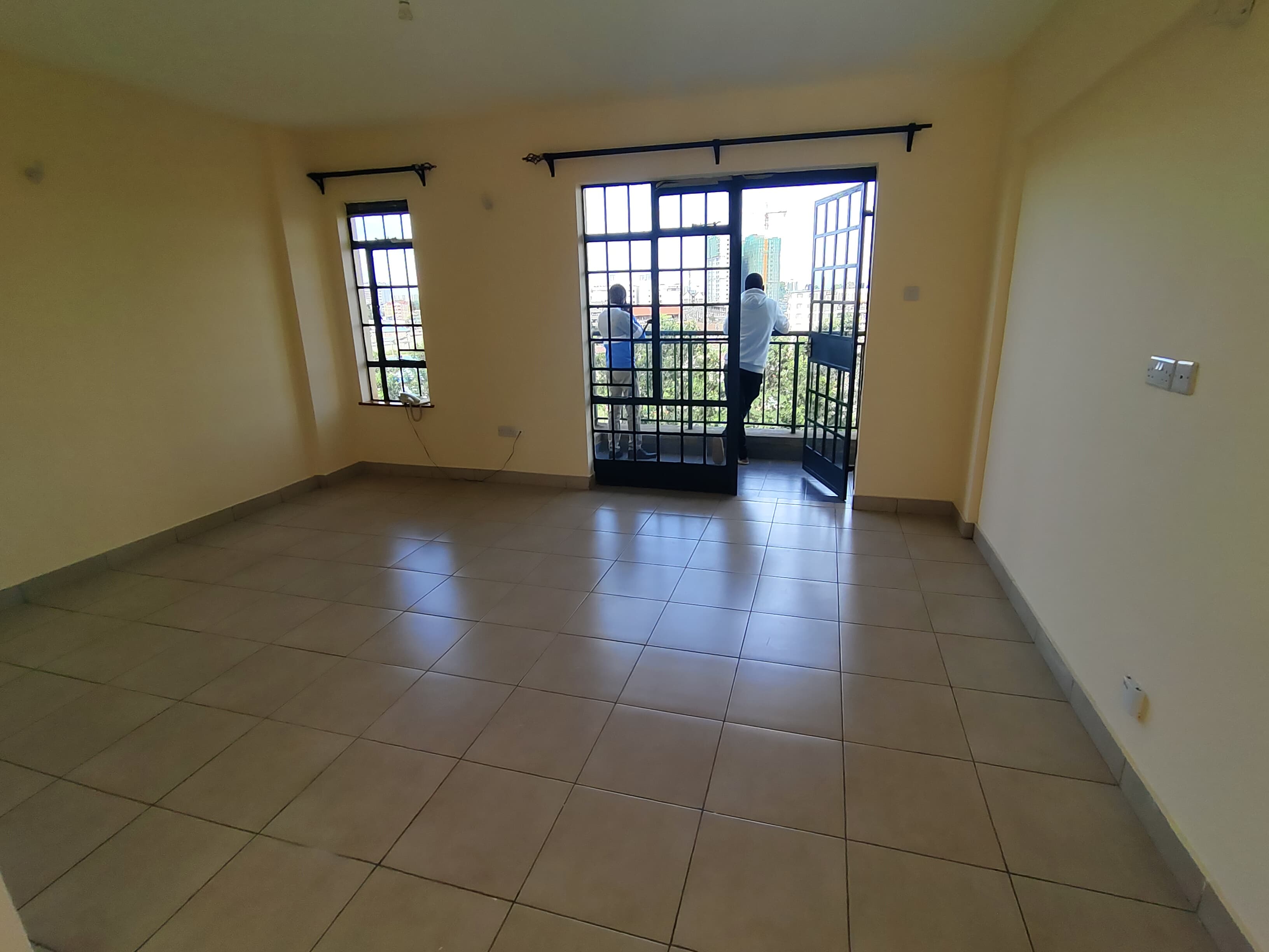 house-on-sale-3_Bedroom_apartment_for_sale_Ngong_road_Kes_11M-Apartment_Address-Ngong_Rd__Nairobi__Kenya_price-11000000_Beds-3_Baths-2120_30-4