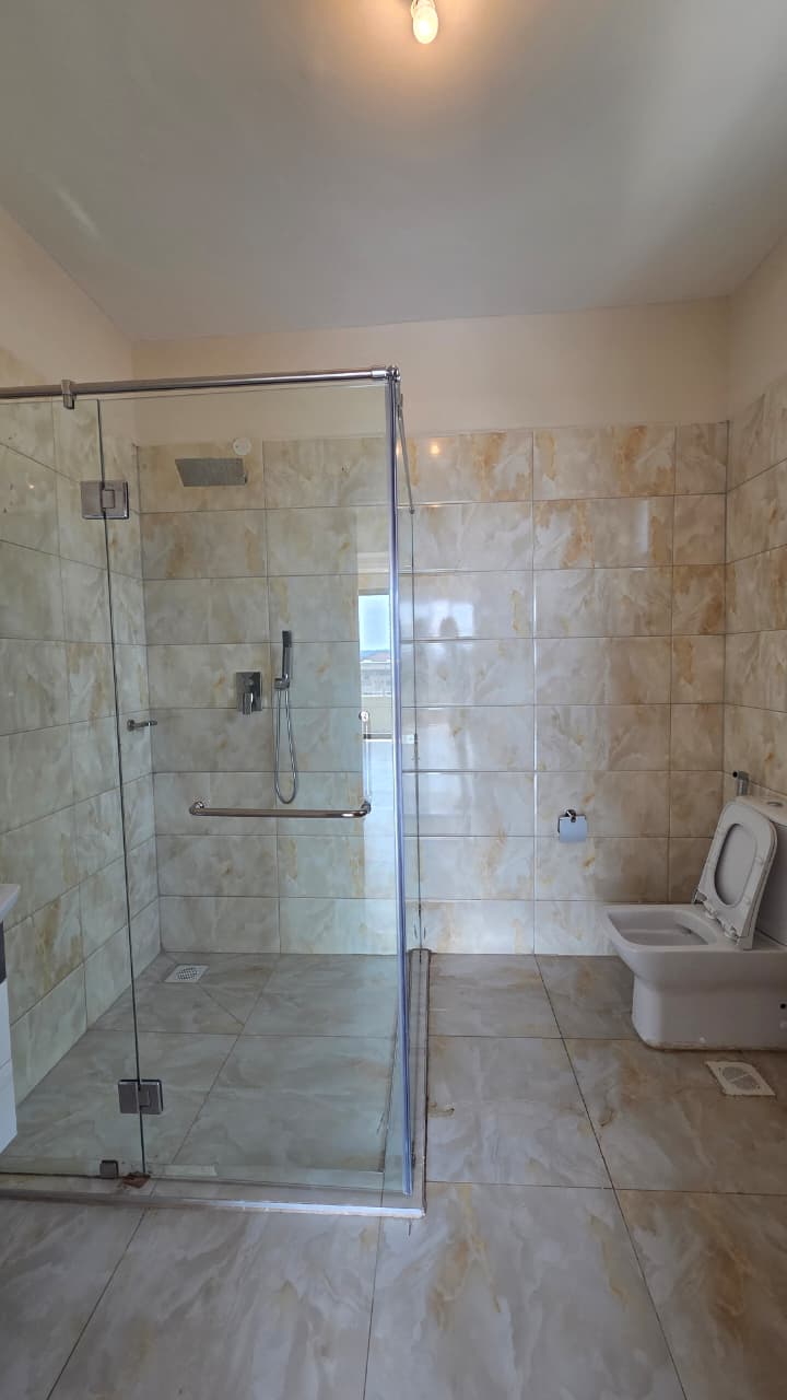 renting--Duplex_Address-Parklands__Nairobi__Kenya_price-150000_Beds-5_Baths-5-164-15