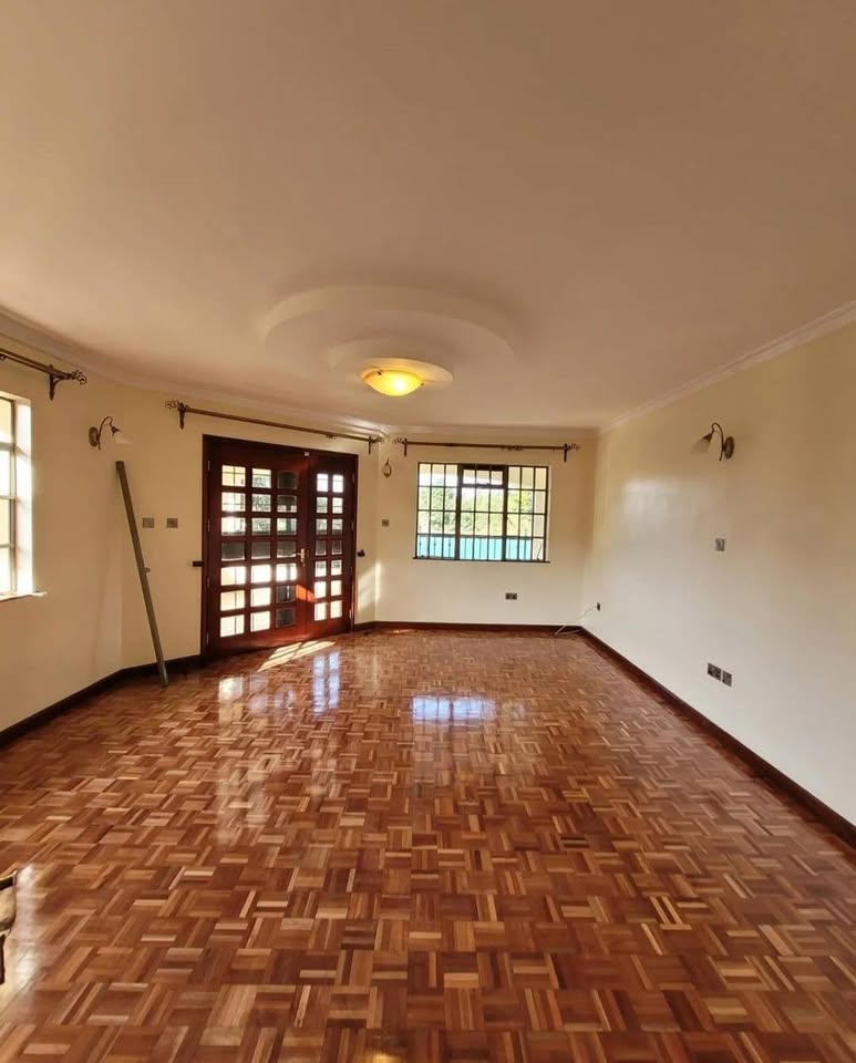 renting--Townhouse_Address-Lavington__Nairobi__Kenya_price-300000_Beds-4_Baths-4-99-11