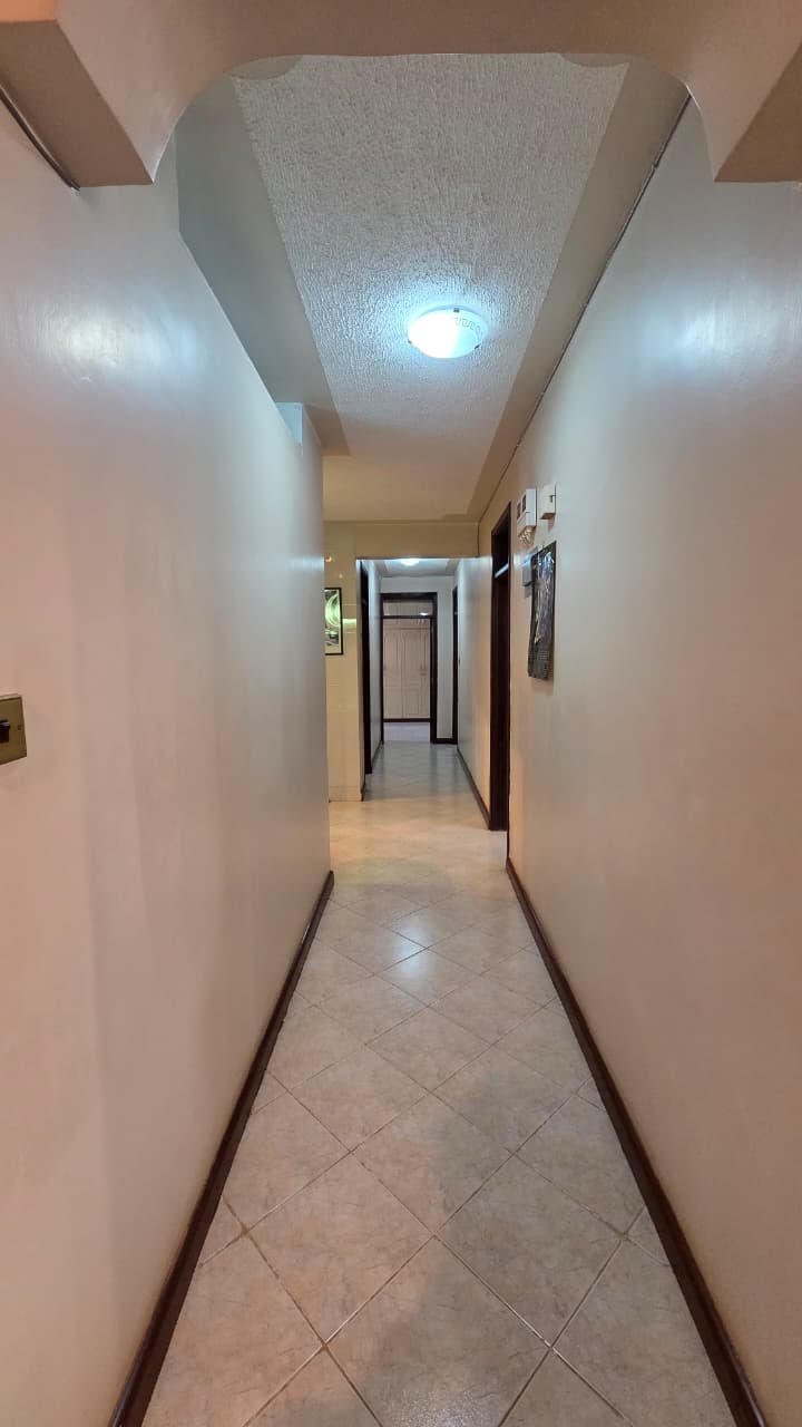 house-on-sale-Spacious_4_Bedroom_Apartment_For_Sale_In_Parklands-Apartment_Address-Parklands__Nairobi__Kenya_price-21950000_Beds-4_Baths-2121_76-6
