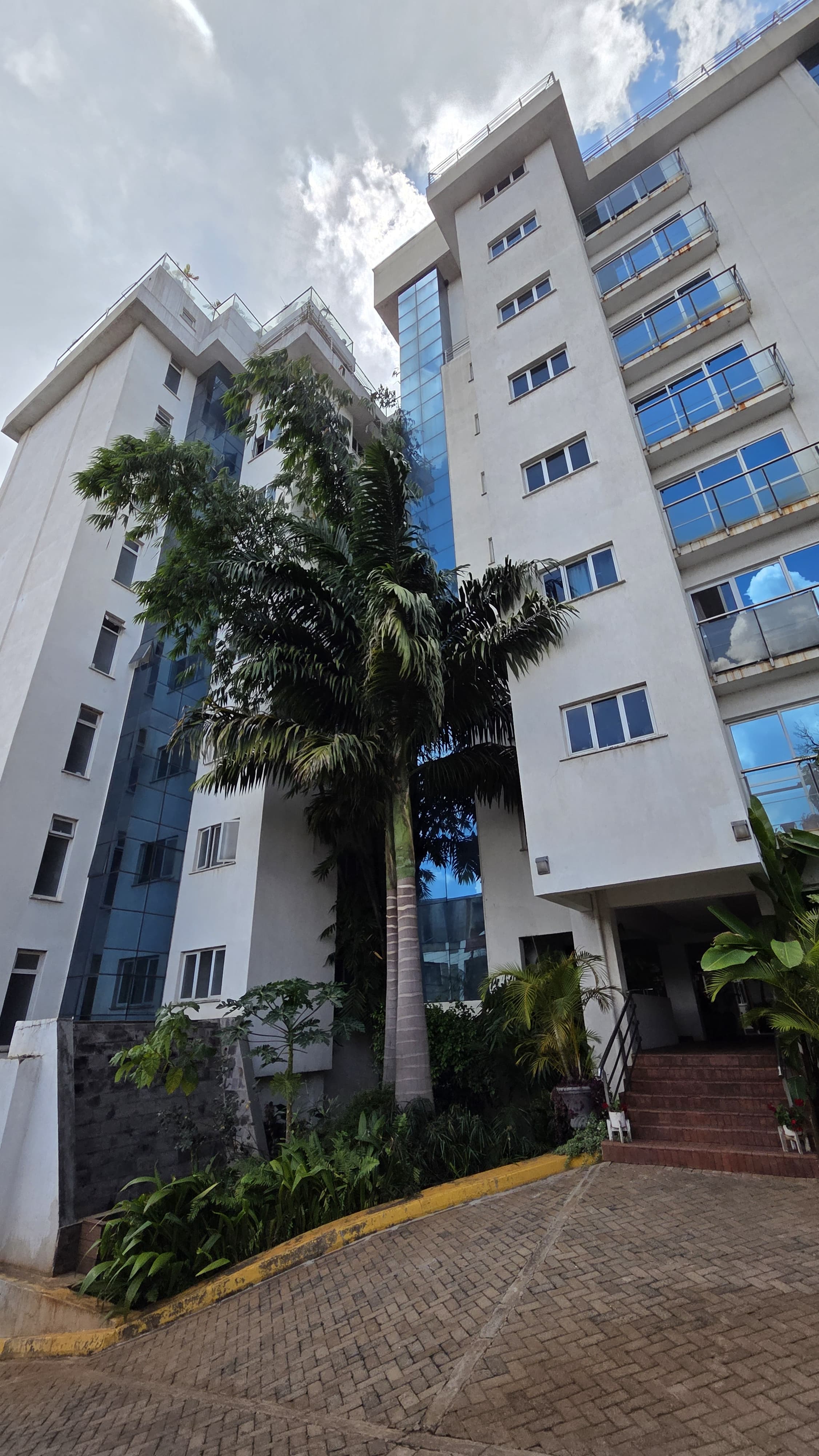 renting--Apartment_Address-Rhapta_Road__Nairobi__Kenya_price-150000_Beds-2_Baths-2-111-5