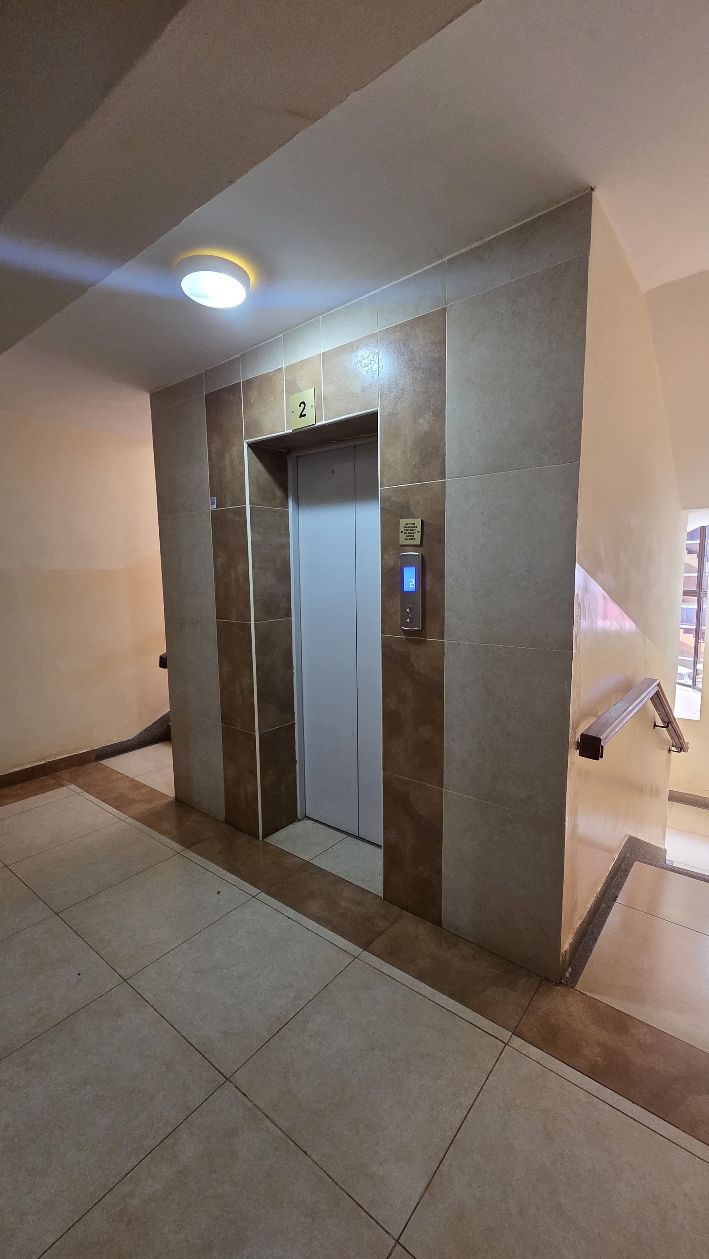 house-on-sale-Spacious_3_Bedroom_Apartment_For_Sale_In_Parklands-Apartment_Address-Parklands__Nairobi__Kenya_price-18000000_Beds-1_Baths-1111_74-18