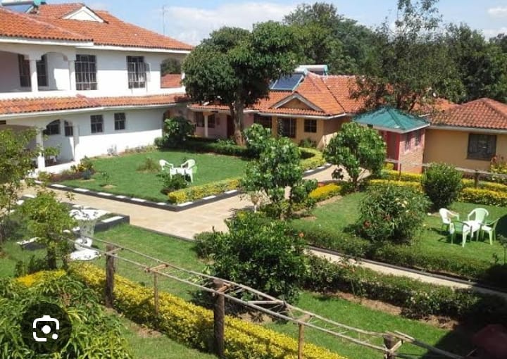 renting--Contemporary_house_Address-Karen__Nairobi__Kenya_price-1200000_Beds-34_Baths-30-167-0