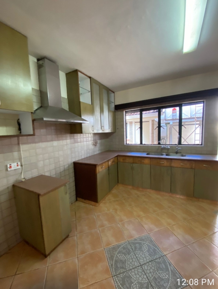 renting--Townhouse_Address-Westlands__Nairobi__Kenya_price-200000_Beds-4_Baths-3-81-3