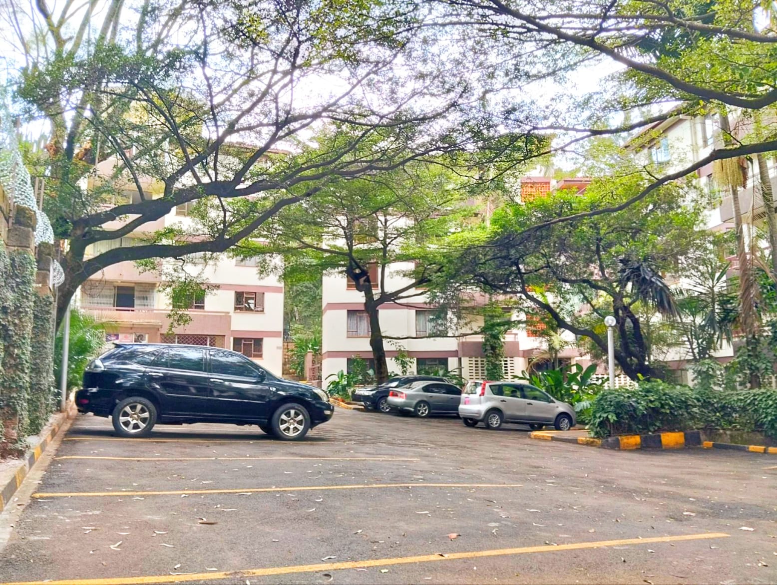 renting--Apartment_Address-State_House_Rd__Nairobi__Kenya_price-100000_Beds-2_Baths-2-158-0