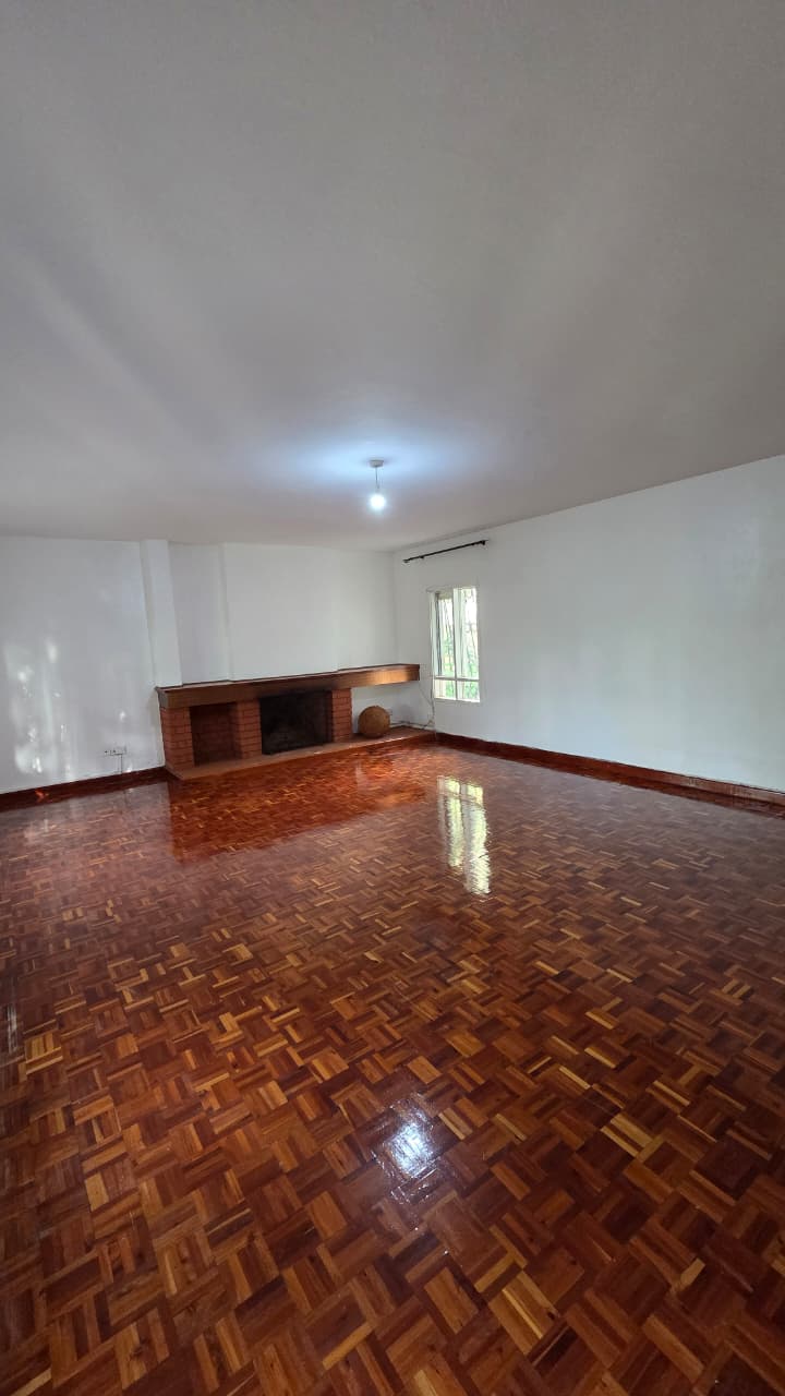 renting--Townhouse_Address-Kitisuru_Estate__Nairobi__Kenya_price-390000_Beds-4_Baths-2-149-2