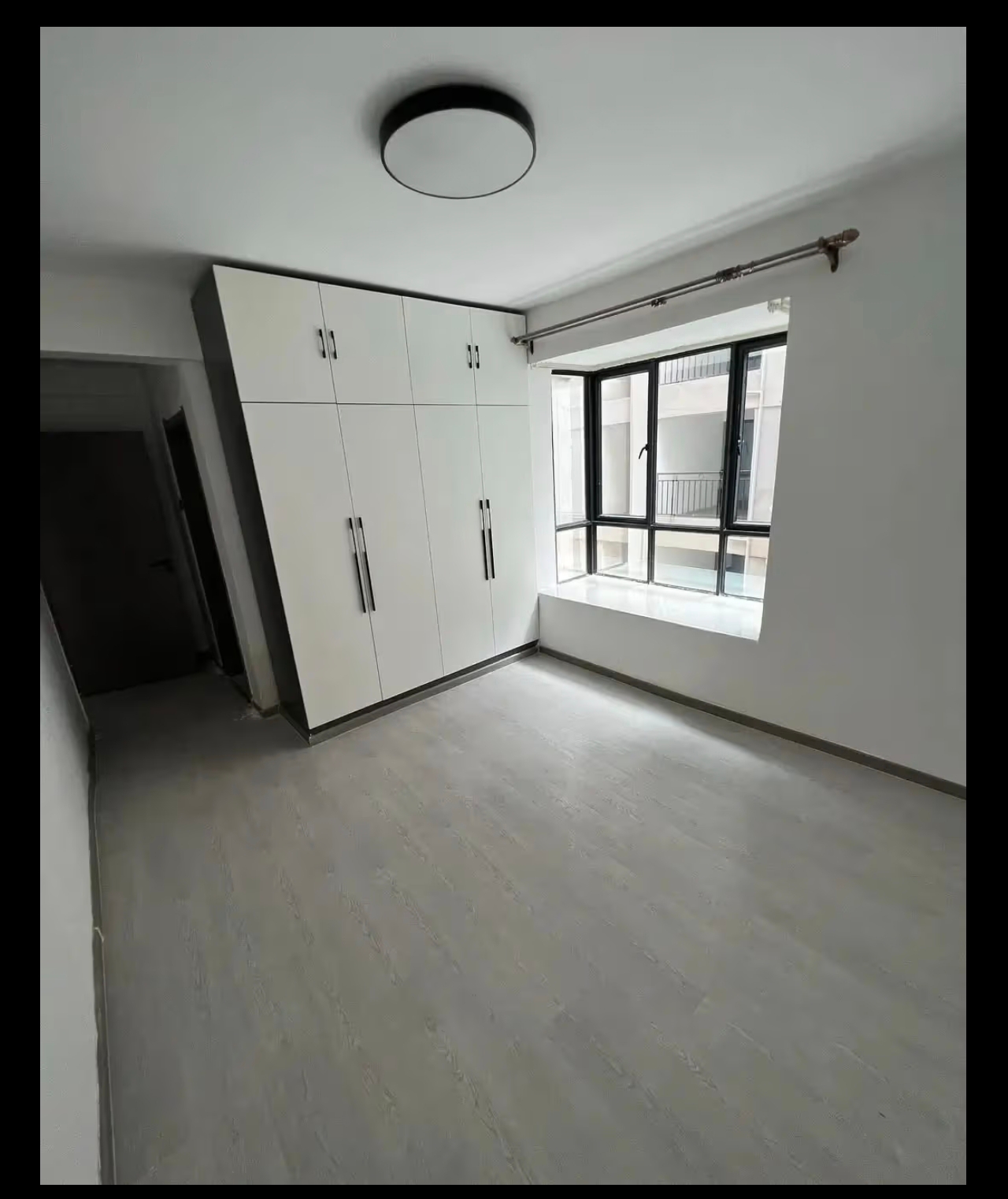 renting--Apartment_Address-Kilimani_Estate__Nairobi__Kenya_price-100000_Beds-3_Baths-3-166-2