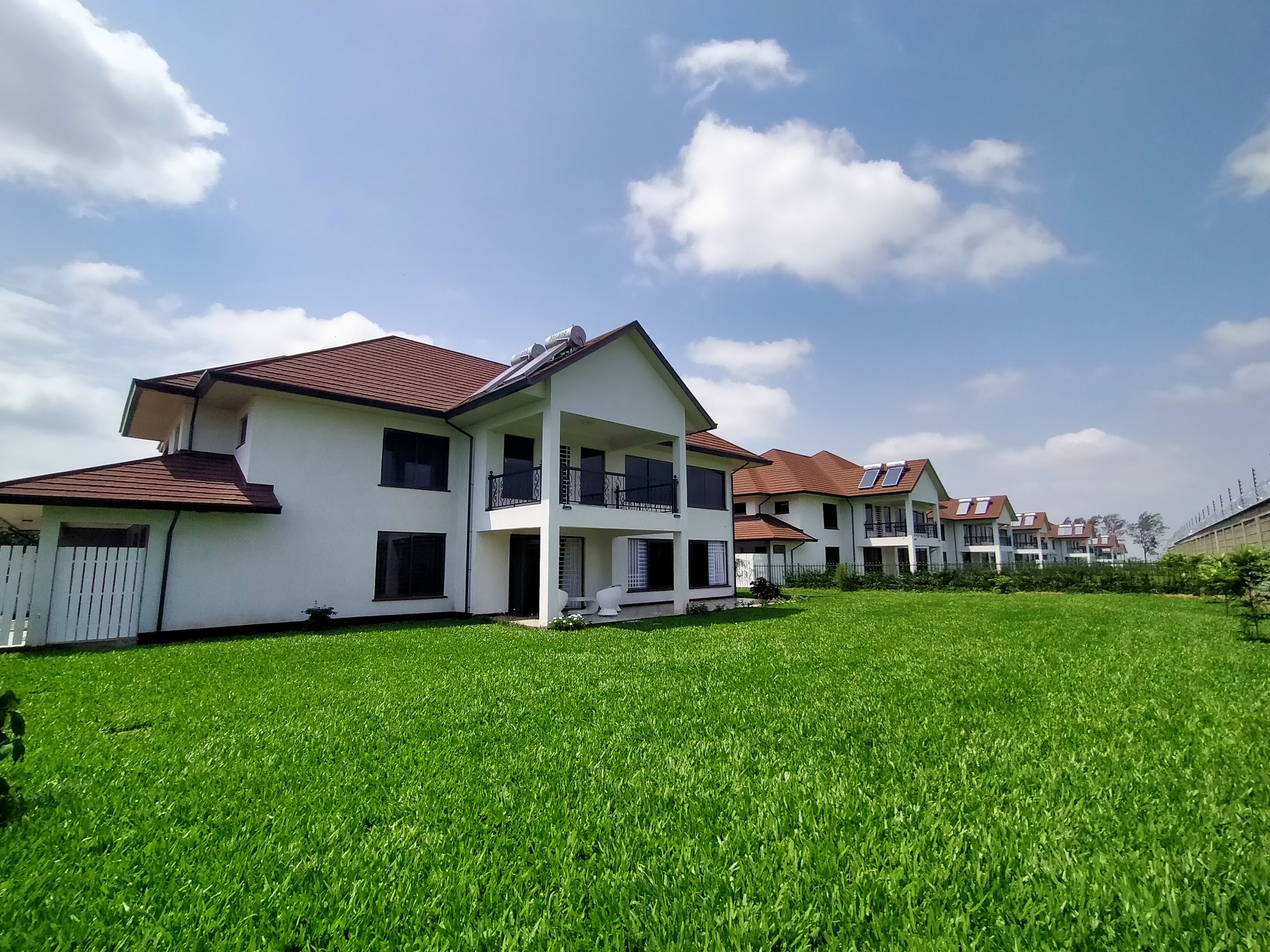 renting--Villa_Address-Runda_Evergreen__Nairobi__Kenya_price-325000_Beds-5_Baths-6-17-2