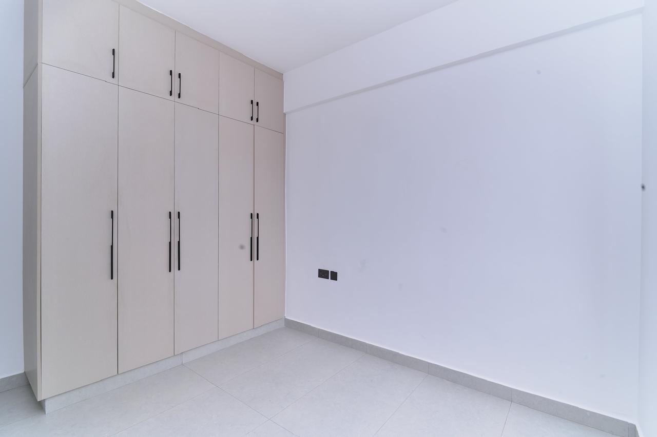 renting--Apartment_Address-Brookside_Gardens__Nairobi__Kenya_price-166000_Beds-3_Baths-3-146-5
