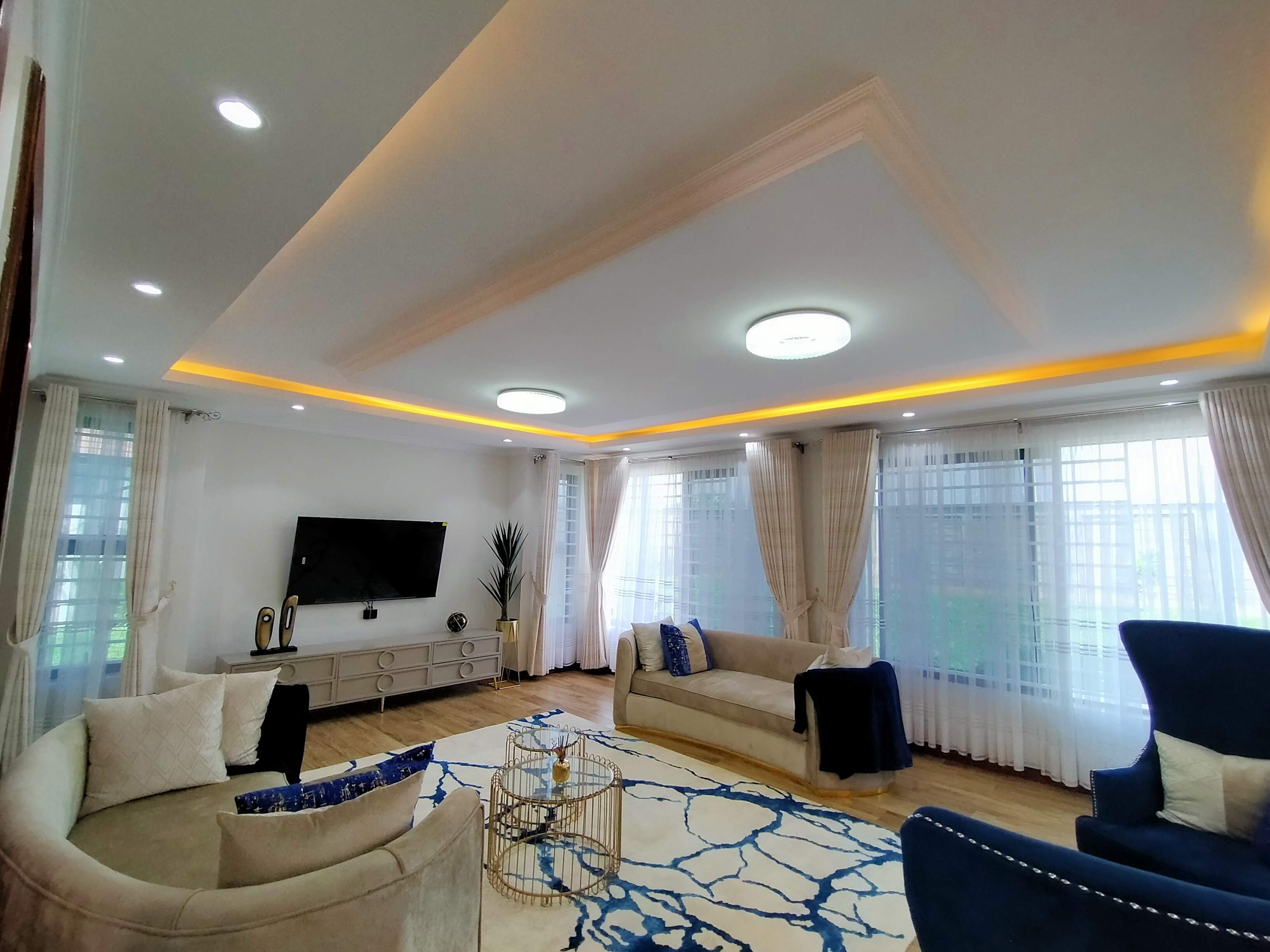 renting--Villa_Address-Runda_Evergreen__Nairobi__Kenya_price-325000_Beds-5_Baths-6-17-5