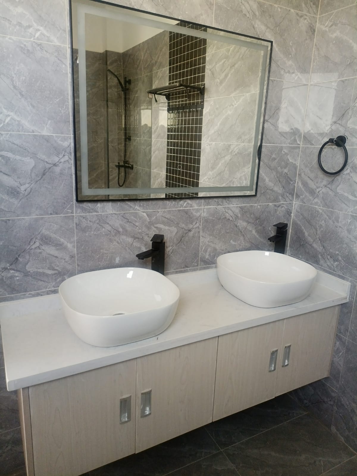 house-on-sale-2_bedroom_apartment_for_sale_in_Kilimani_near_Yaya_Center_Kes_13_8M-Apartment_Address-Kilimani__Nairobi__Kenya_price-13800000_Beds-2_Baths-2110_29-17