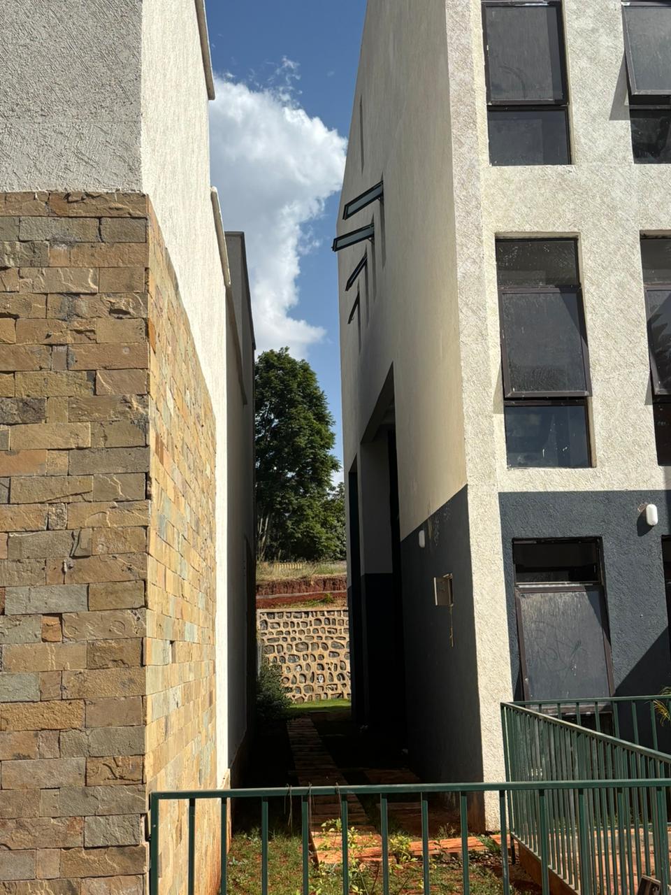 house-on-sale-Secure_gated_community_4_Bedrooms_Townhouse_offering_lifestyle_amenities_comfort_convenience_accessibility-Townhouse_Address-Kiambu_Rd__Kiambu__Kenya_price-30000000_Beds-4_Baths-1111_73-11