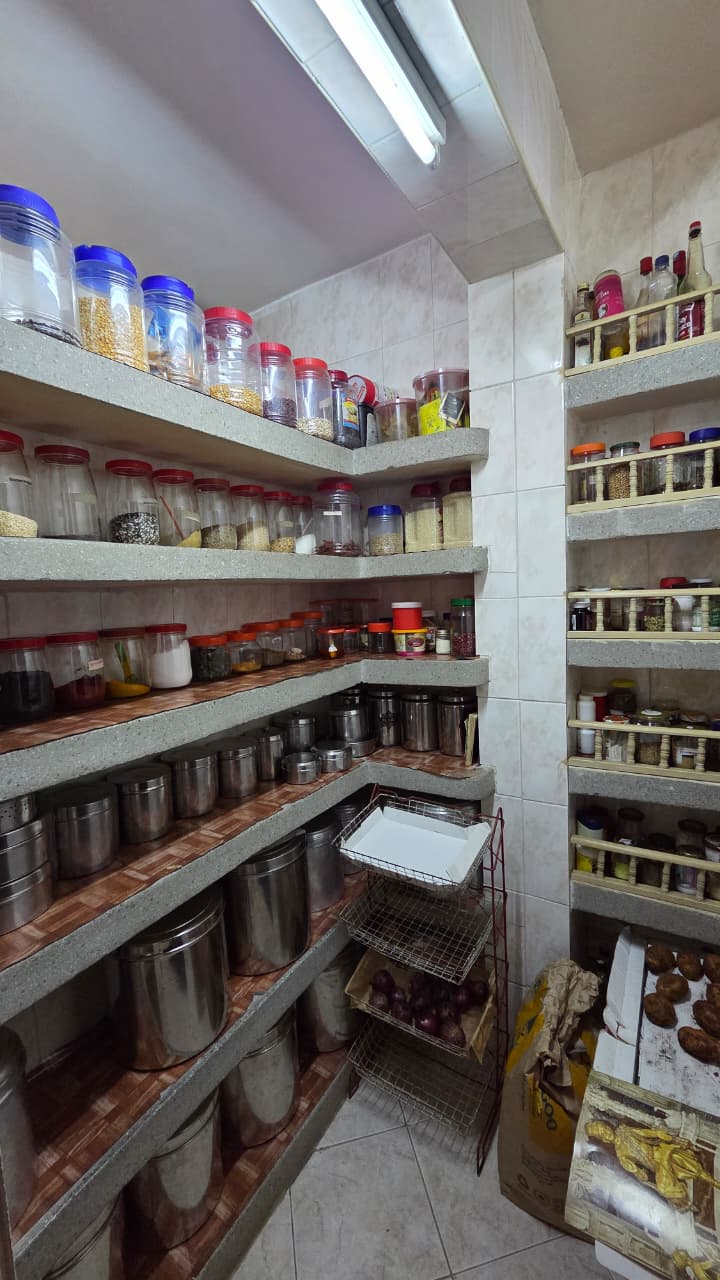 house-on-sale-Spacious_4_Bedroom_Apartment_For_Sale_In_Parklands-Apartment_Address-Parklands__Nairobi__Kenya_price-21950000_Beds-4_Baths-2121_76-3