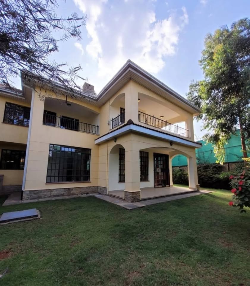 renting--Townhouse_Address-Lavington__Nairobi__Kenya_price-300000_Beds-4_Baths-4-99-0