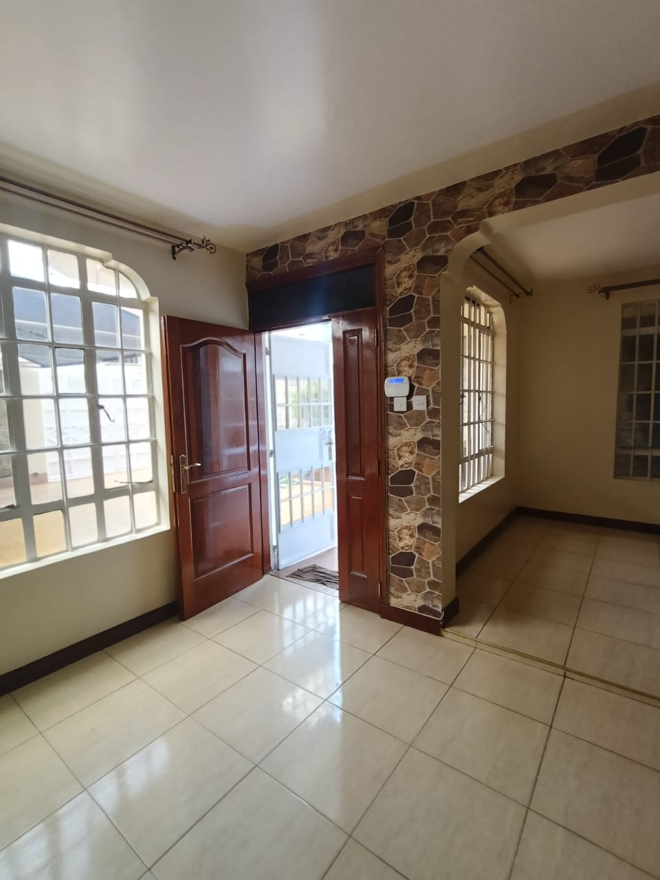 renting--Townhouse_Address-South_B__Nairobi__Kenya_price-130000_Beds-3_Baths-3-36-4