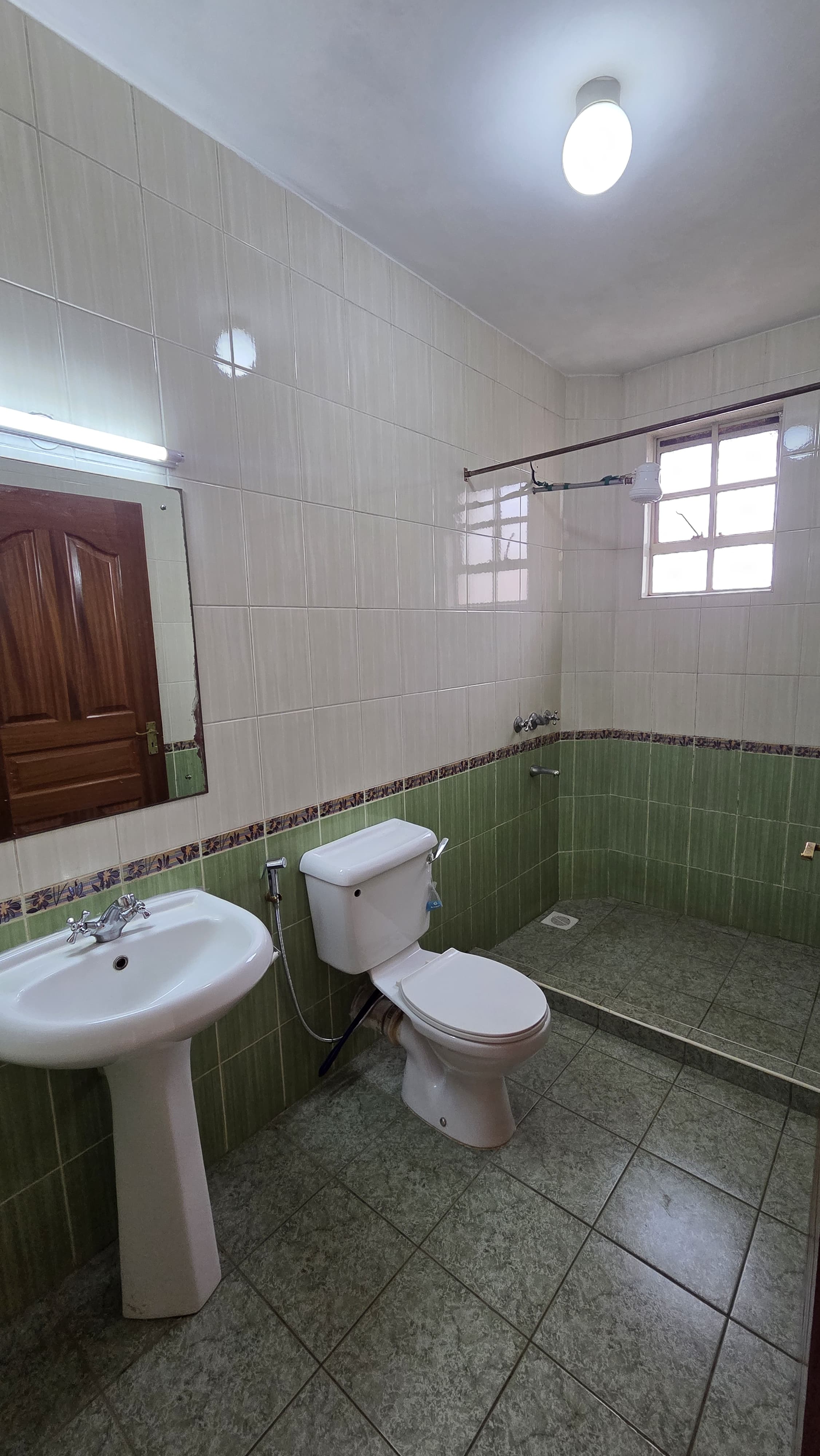 renting--Apartment_Address-Parklands__Nairobi__Kenya_price-90000_Beds-3_Baths-2-152-10