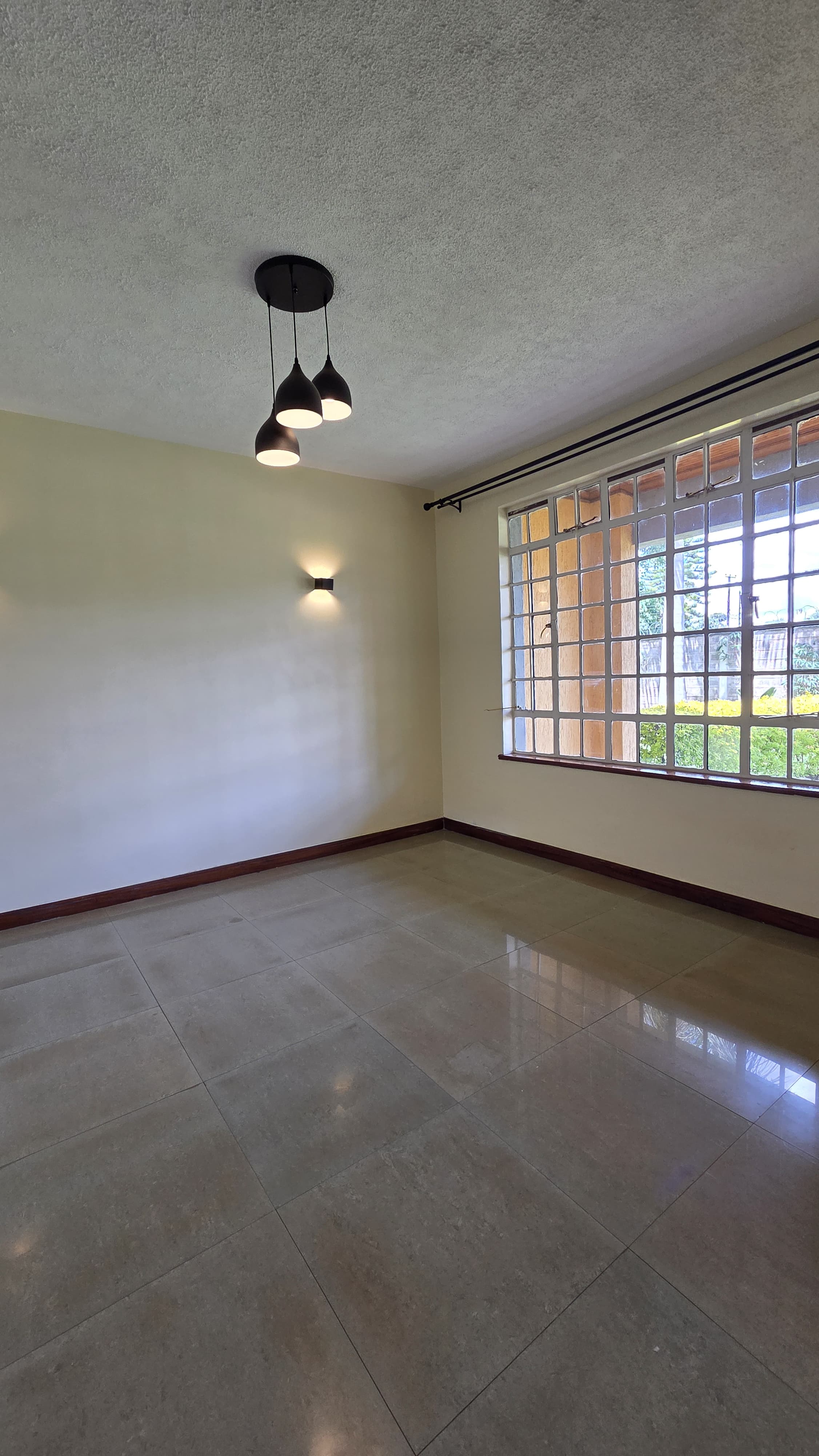 renting--Apartment_Address-Kitisuru__Nairobi__Kenya_price-200000_Beds-4_Baths-4-136-6