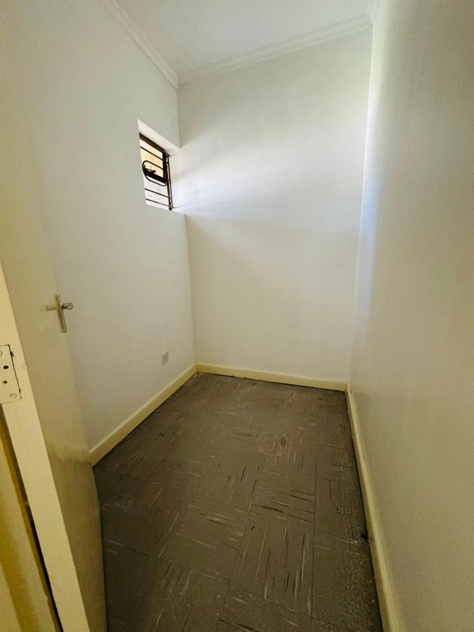 renting--Townhouse_Address-Rhapta_Road__Nairobi__Kenya_price-170000_Beds-4_Baths-4-109-10