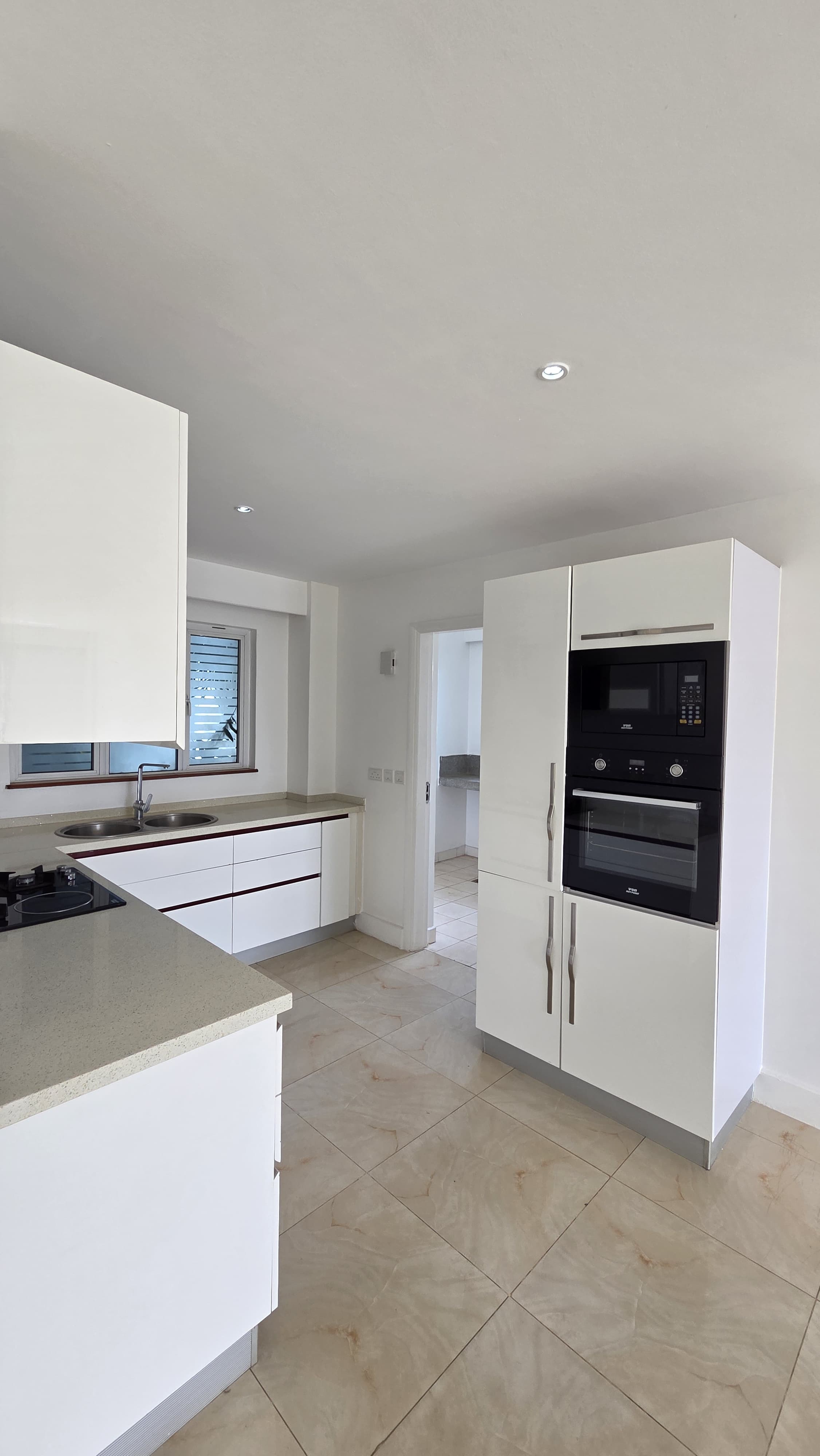 renting--Apartment_Address-Rhapta_Road__Nairobi__Kenya_price-150000_Beds-2_Baths-2-111-3