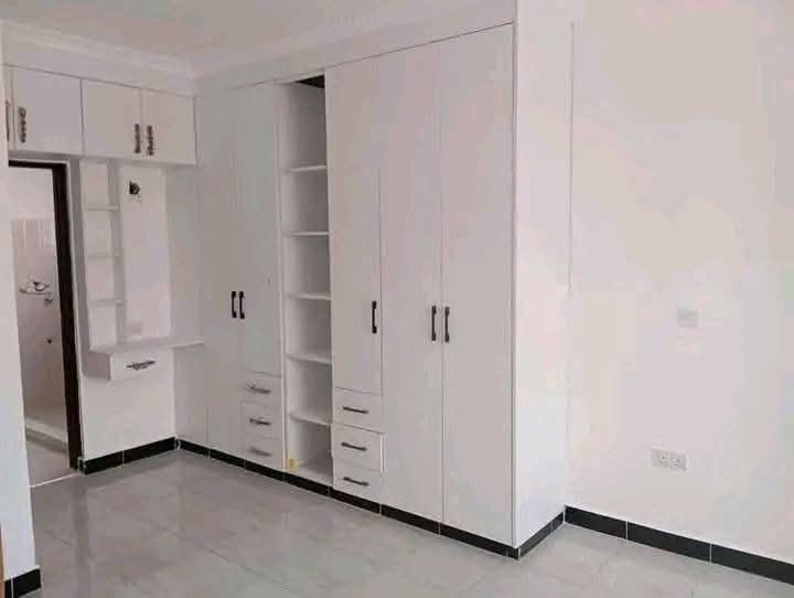 renting--Townhouse_Address-NDENDERU_BANANA_LINK___Ndenderu__Kenya_price-22000_Beds-3_Baths-1-70-5