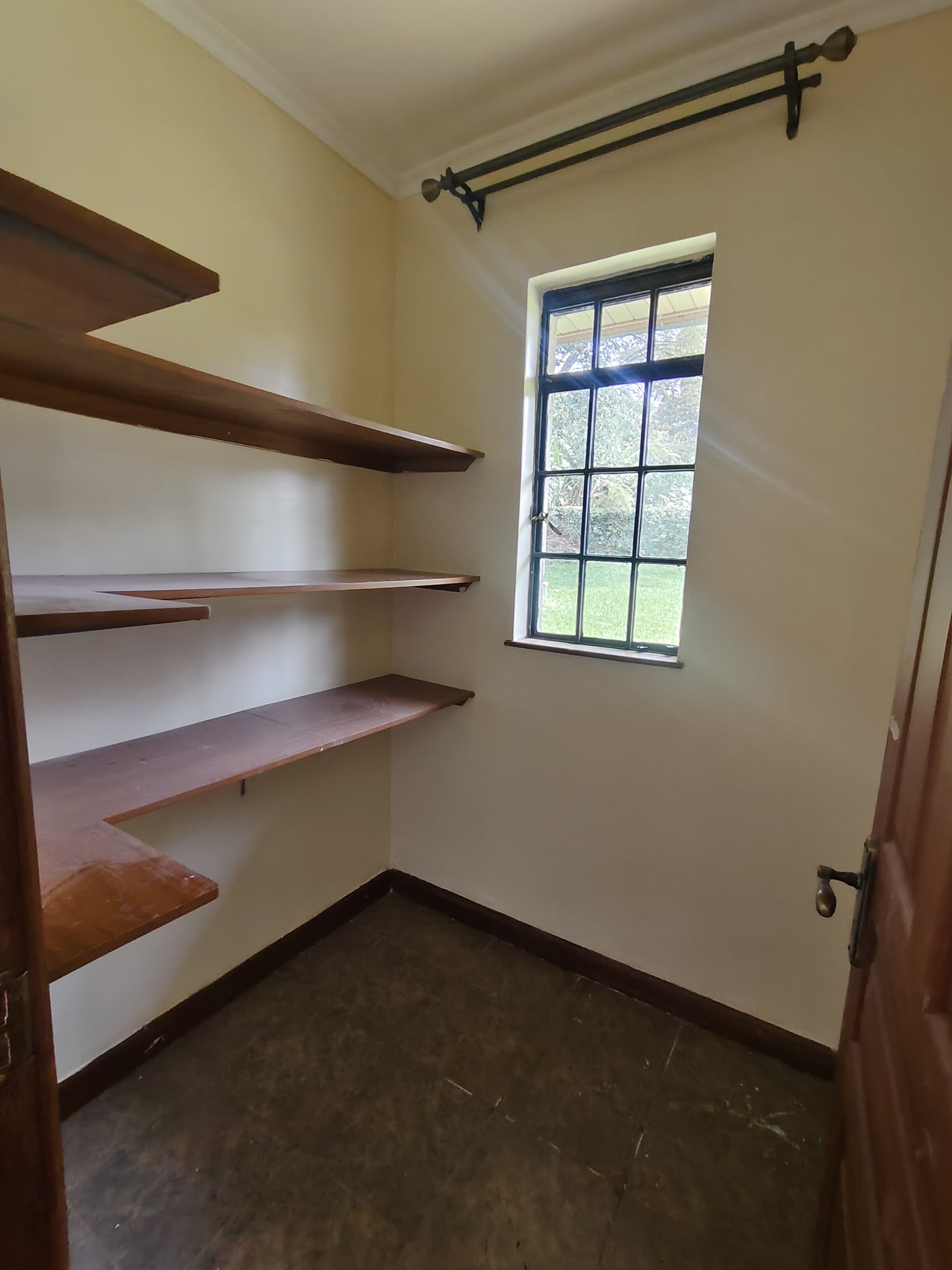 house-on-sale-4_Bedroom_plus_DSQ_Villa_for_sale_in_Karen_Kes_85M-Villa_Address-Karen__Nairobi__Kenya_price-85000000_Beds-4_Baths-5110_22-24