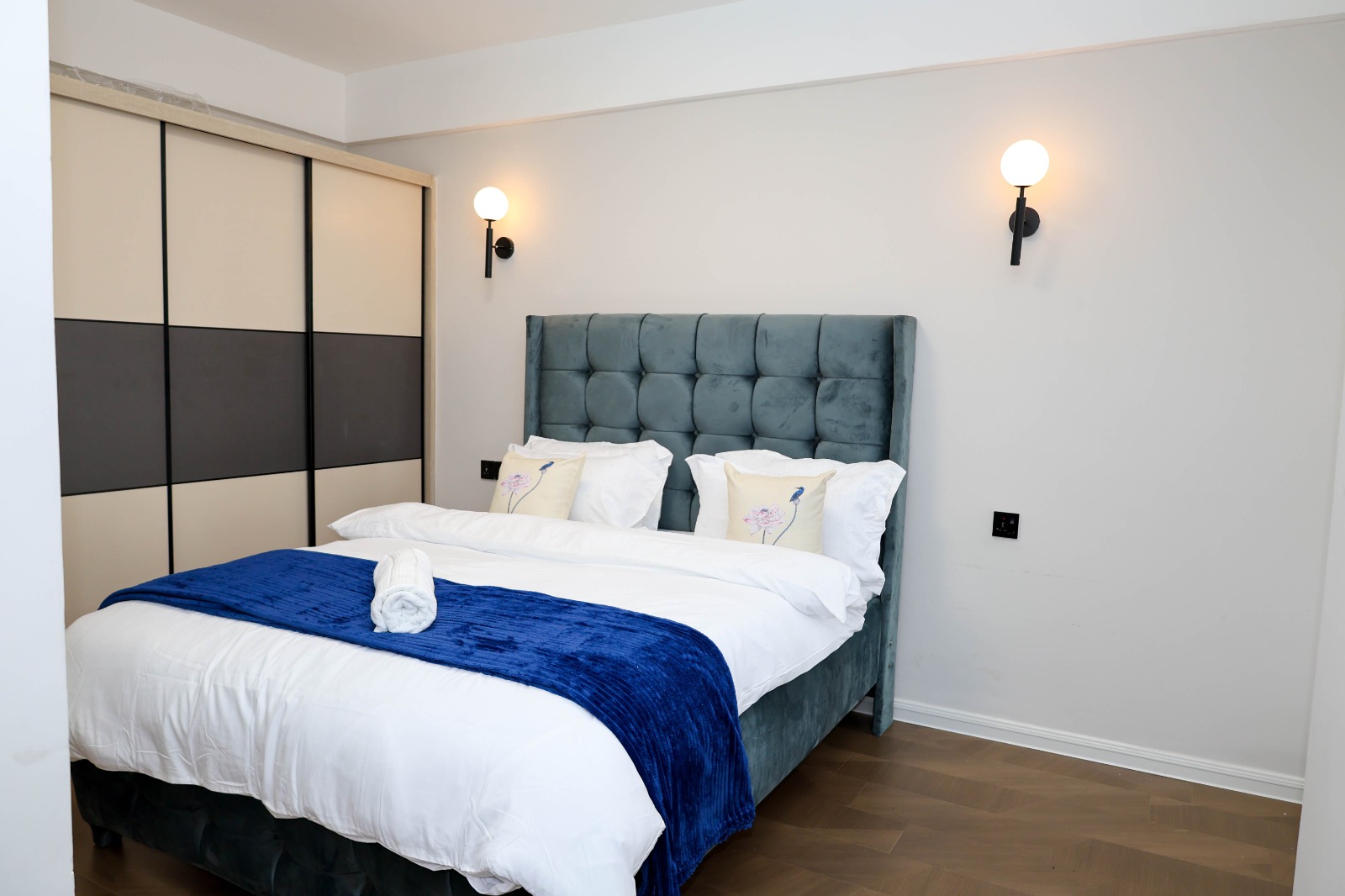 renting--Apartment_Address-Syokimau_Airport_Rd__Nairobi__Kenya_price-85000_Beds-3_Baths-3-160-6