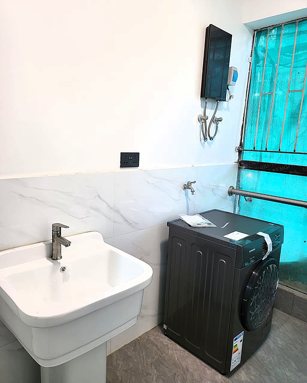 house-on-sale-2_bedroom_apartment_for_sale_in_Lavington_Kes_9M-Apartment_Address-Lavington__Nairobi__Kenya_price-8900000_Beds-2_Baths-2110_35-6