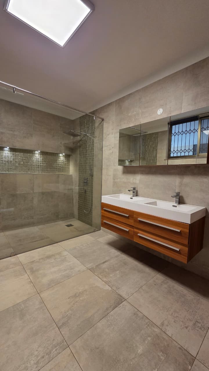 renting--Duplex_Address-Parklands__Nairobi__Kenya_price-410000_Beds-4_Baths-4-159-13